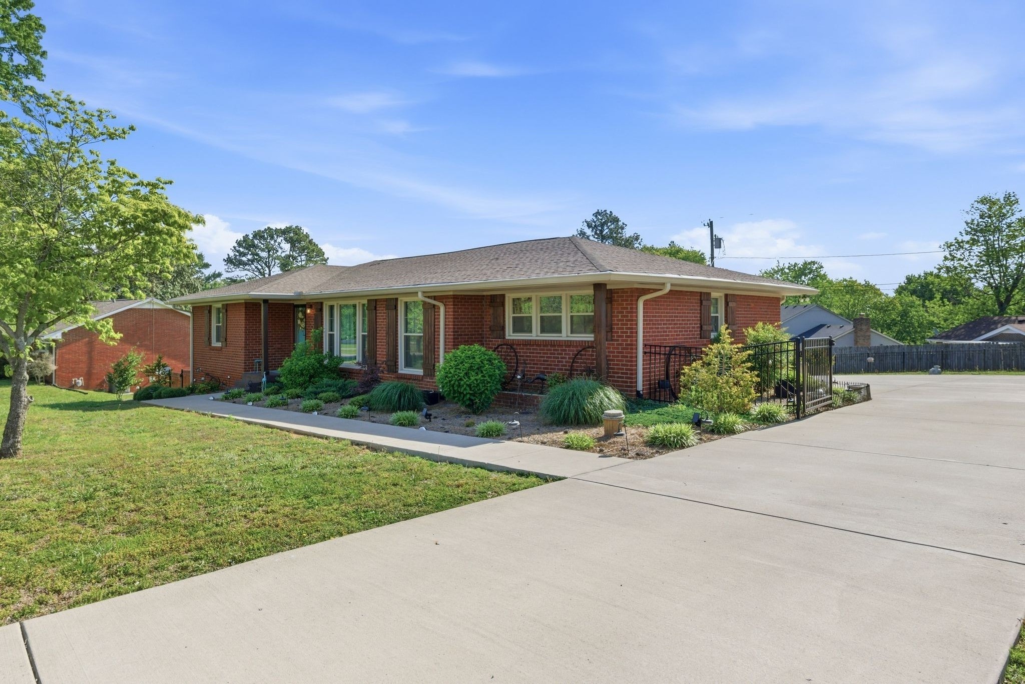 210 S Sequoia Dr - Photo 4