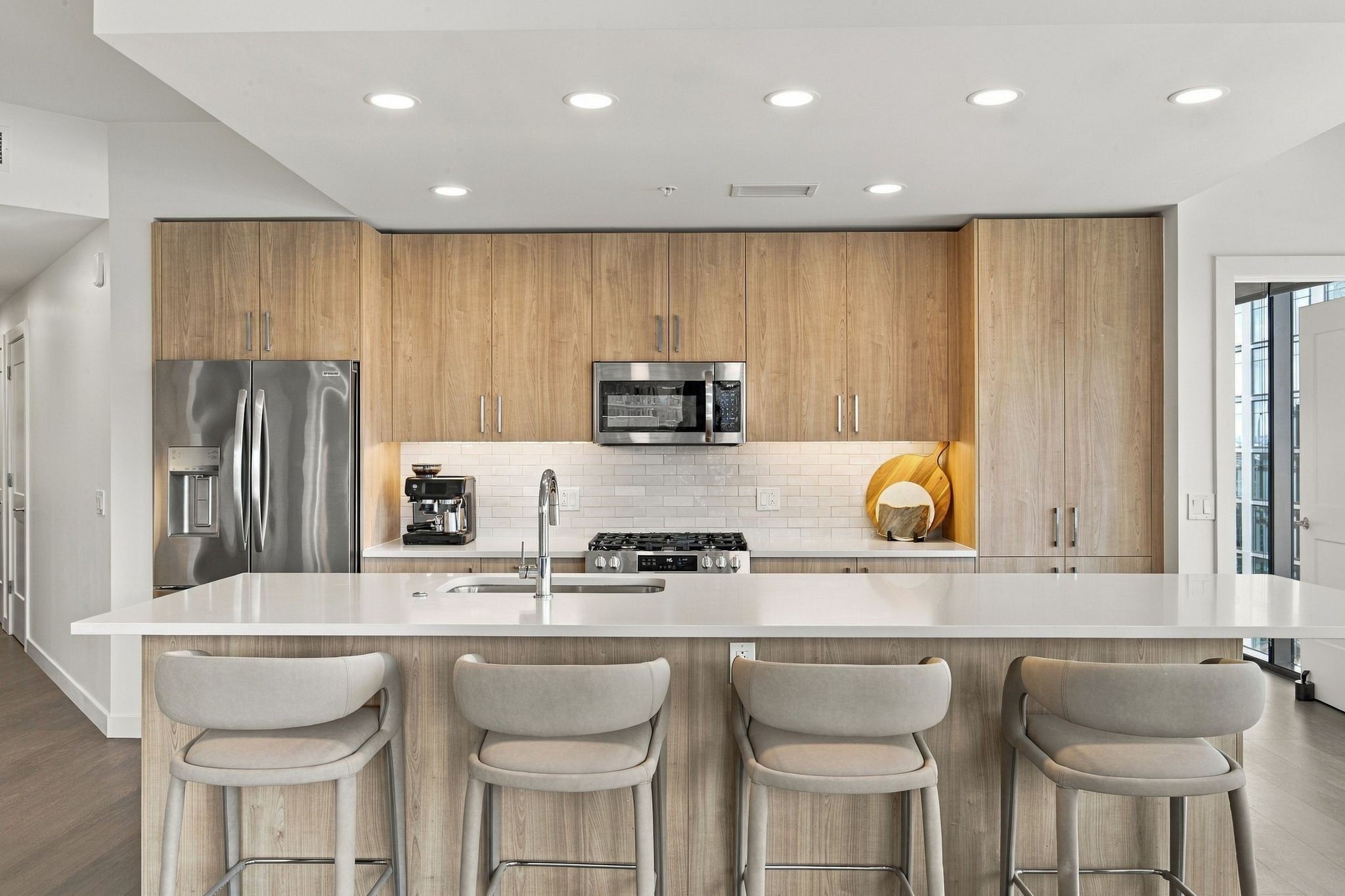 1212 Demonbreun St 715