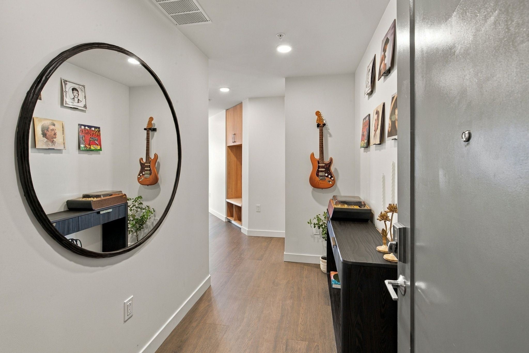 1212 Demonbreun St 715