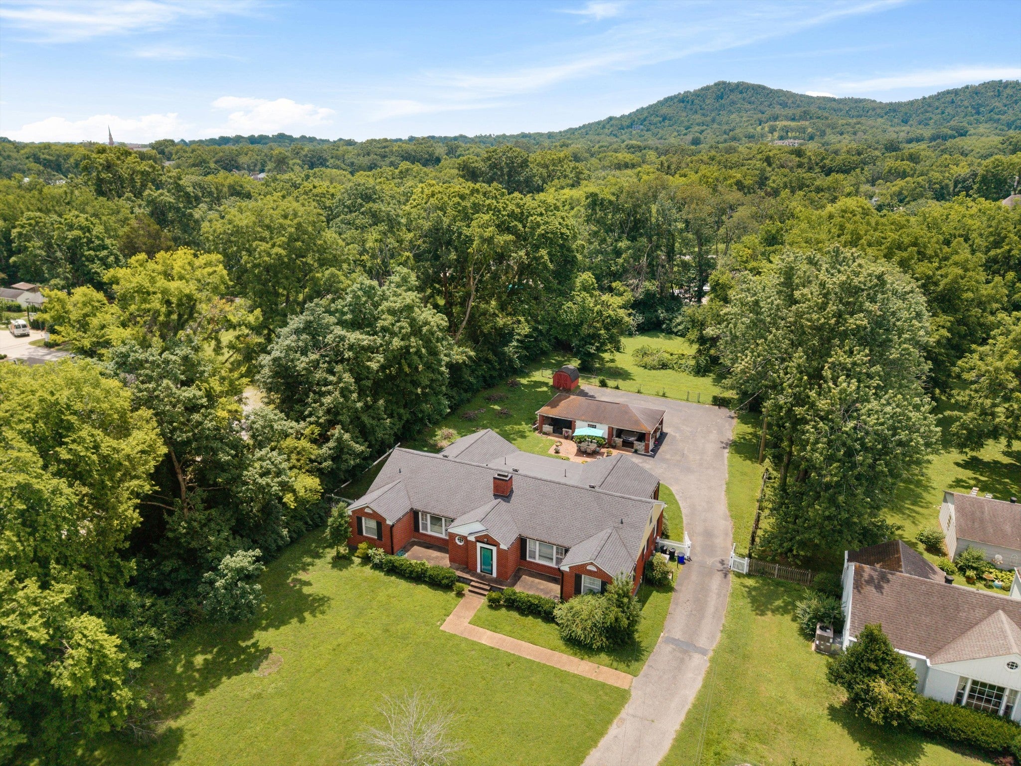 listing at 923 Battery Ln, Nashville