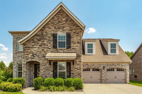 1328 Reynard Dr Gallatin TN 37066