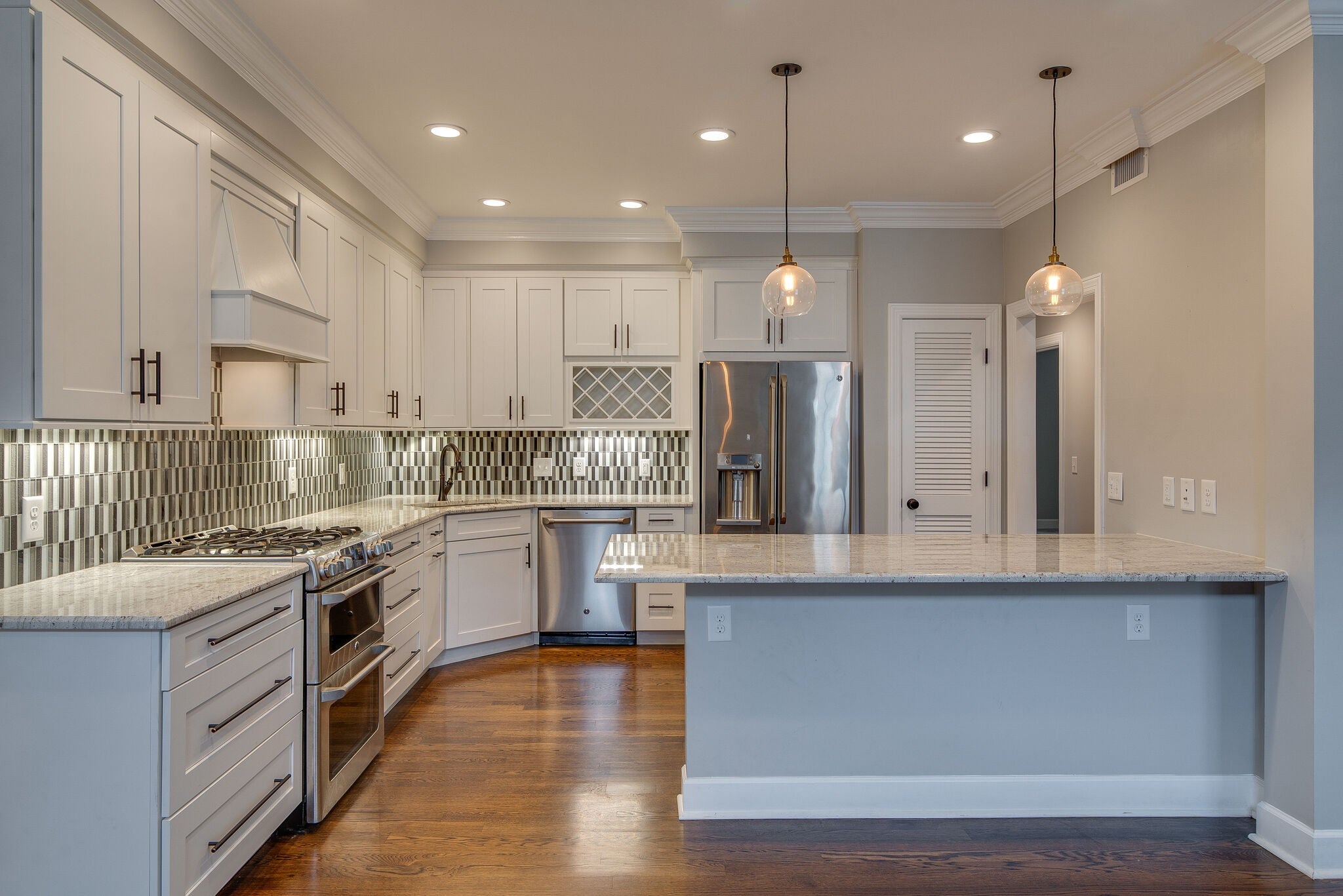 2.0-bed rental at 2040 Graybar Ln