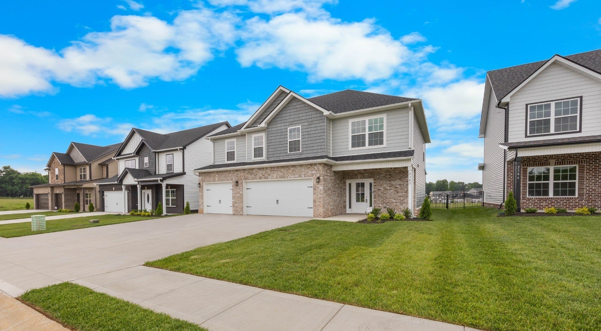 2582 Rafiki Dr