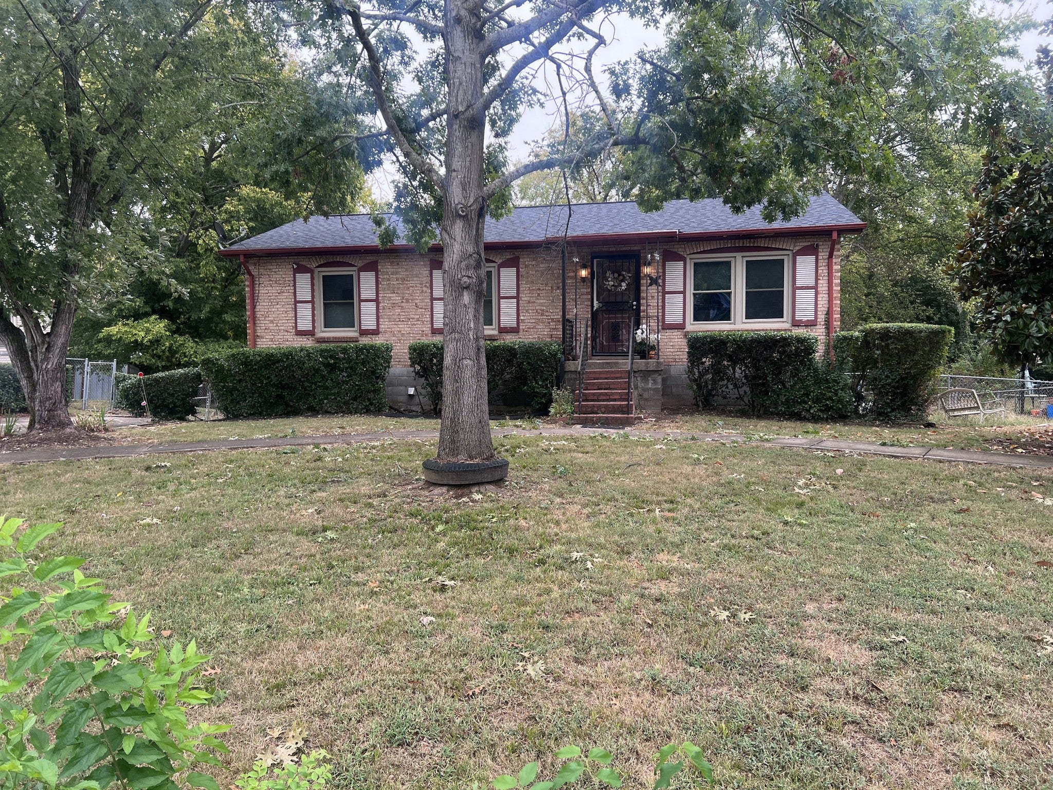 4-bed listing at 412 Kingview Ct, Nashville