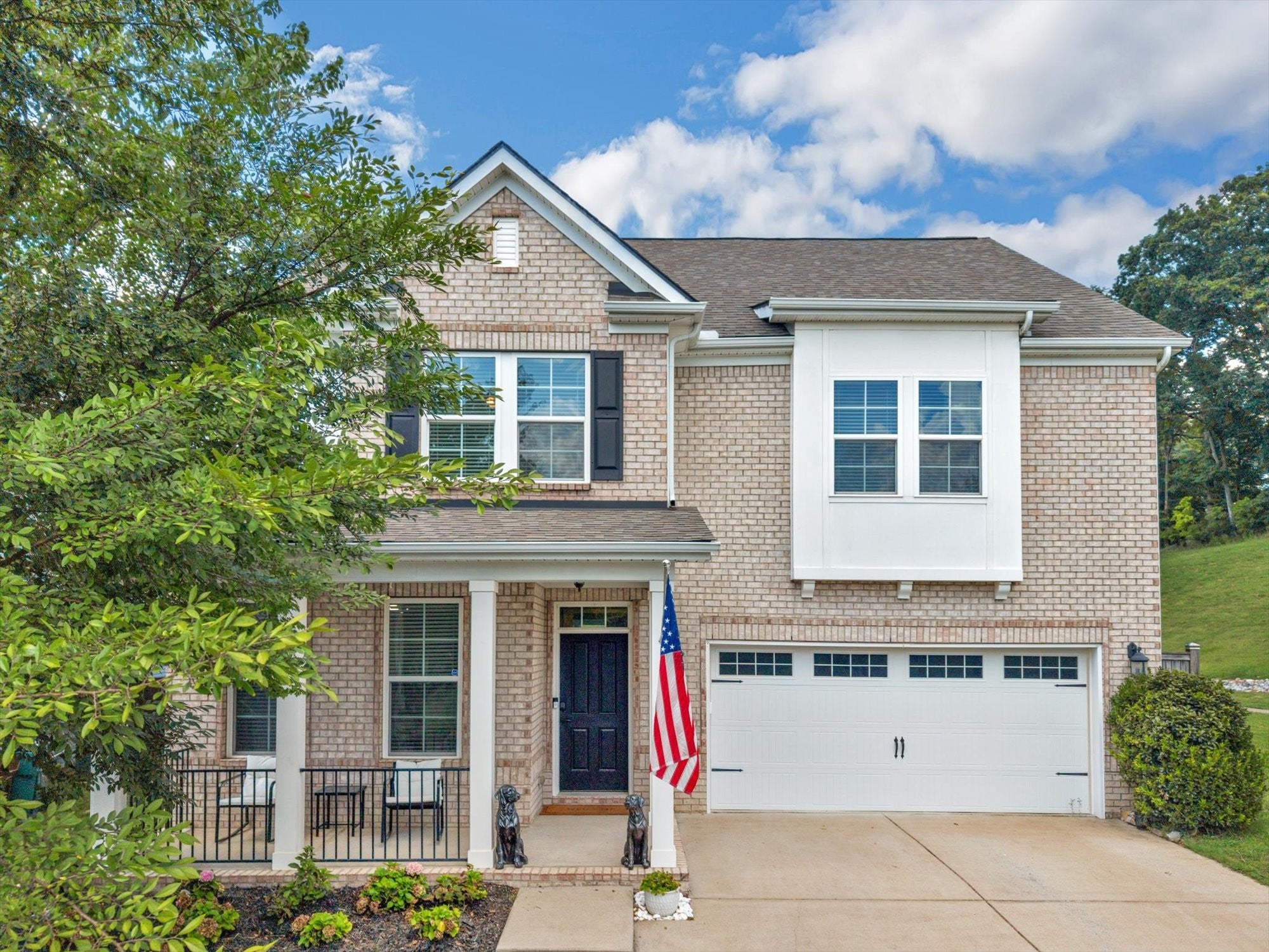 3-bed listing at 1909 Stonewater Dr, Hermitage