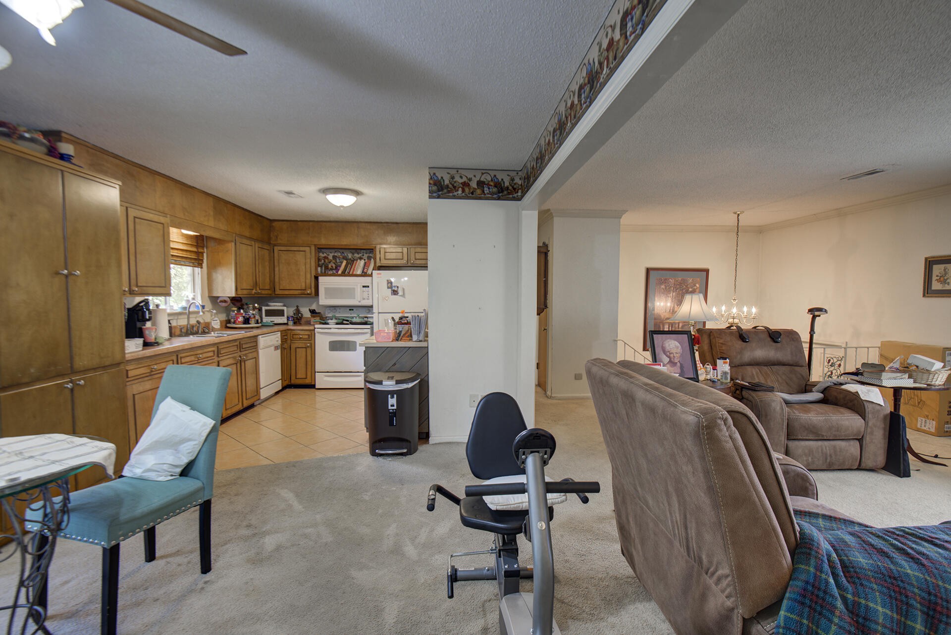 6512 Lakeshore Parkway