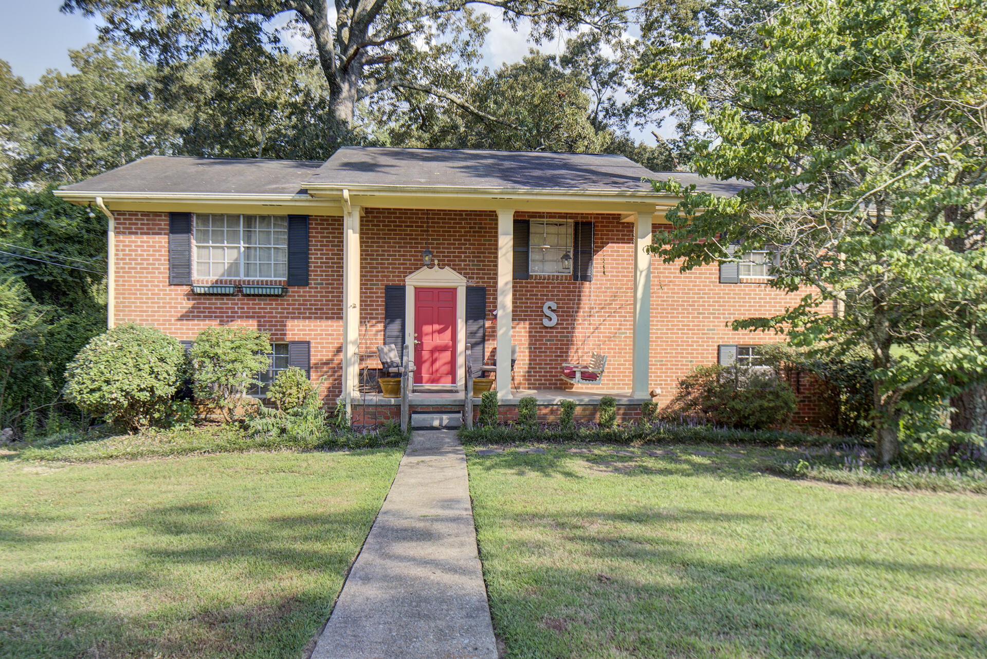 6512 Lakeshore Parkway