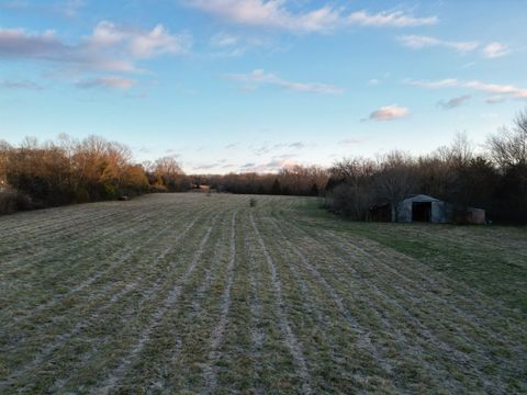 8422 Shelbyville Hwy Eagleville TN 37060