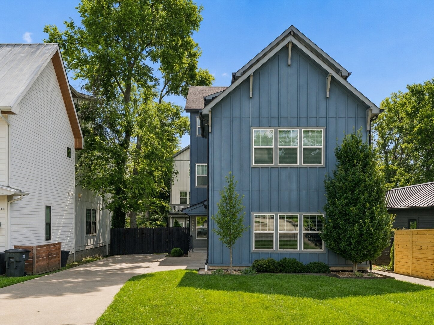 4-bed condo at 2220a 11th Ave S, Nashville, sold September 23, 2026