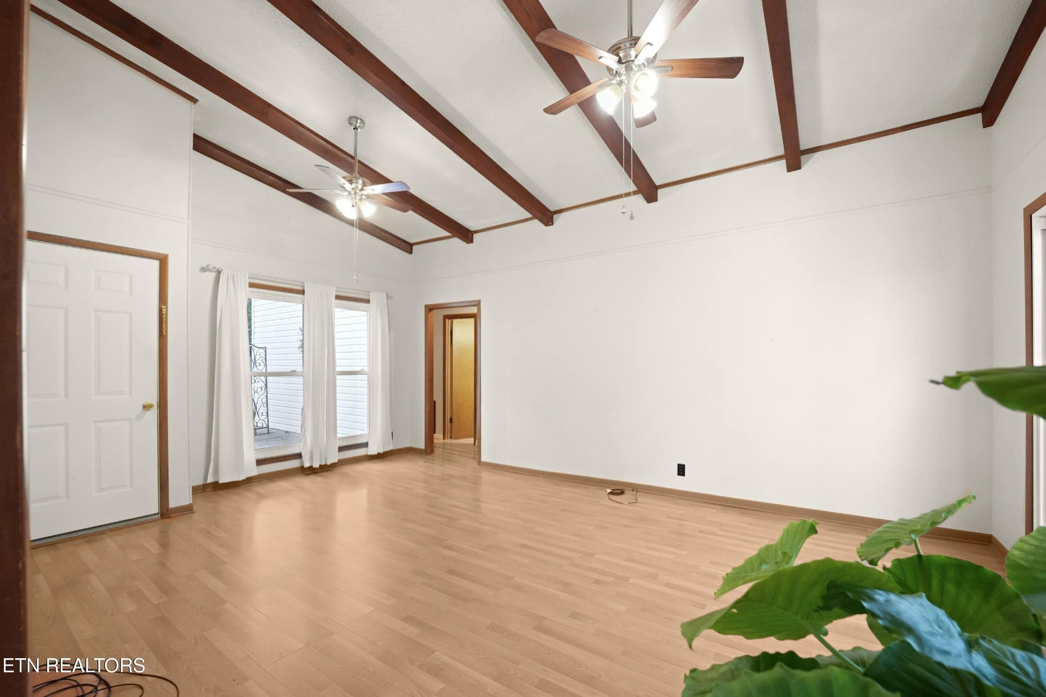 115 Lakeshire Drive