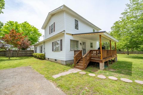 Photo of 715 Pinhook Dr, Savannah, TN 38372 (MLS # 3185335)