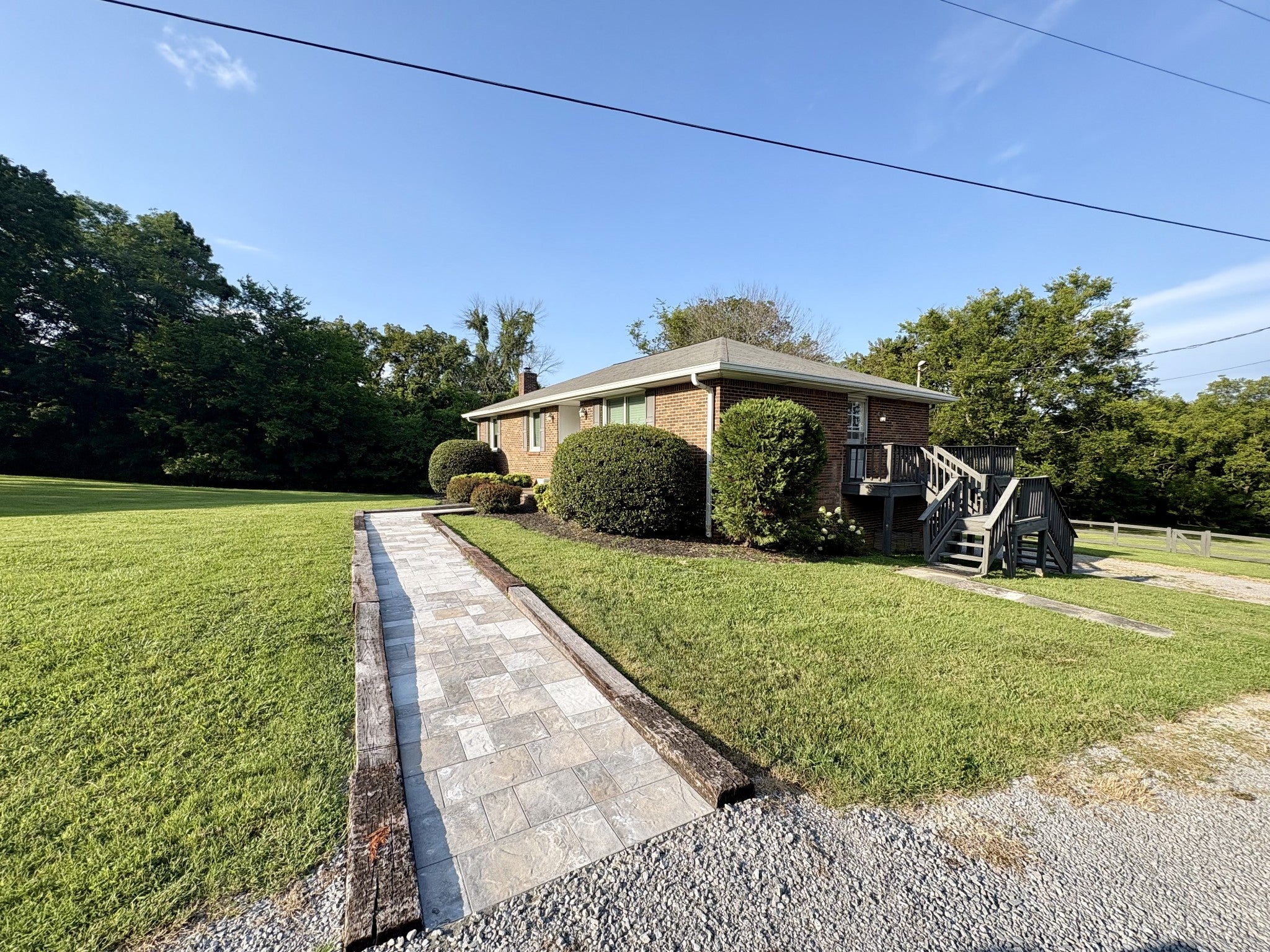 1635 Highway 109 N