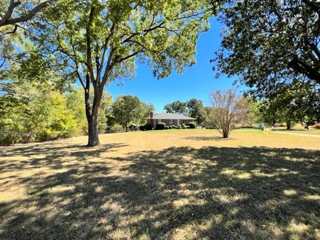 1635 Highway 109 N