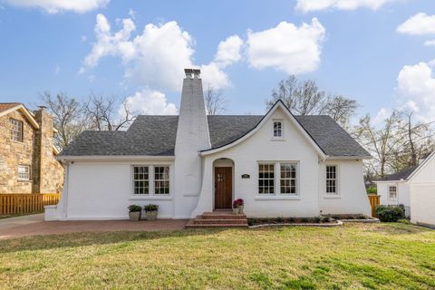 Photo of 1705 Green Hills Dr, Nashville, TN 37215 (MLS # 3166336)