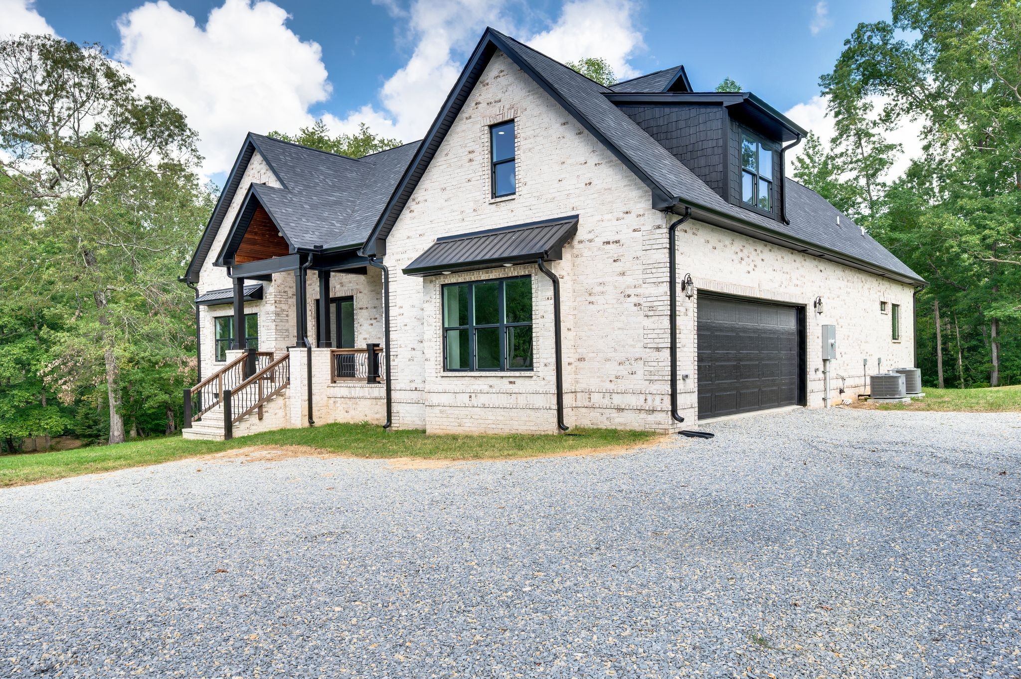 10015 Charleston Dr