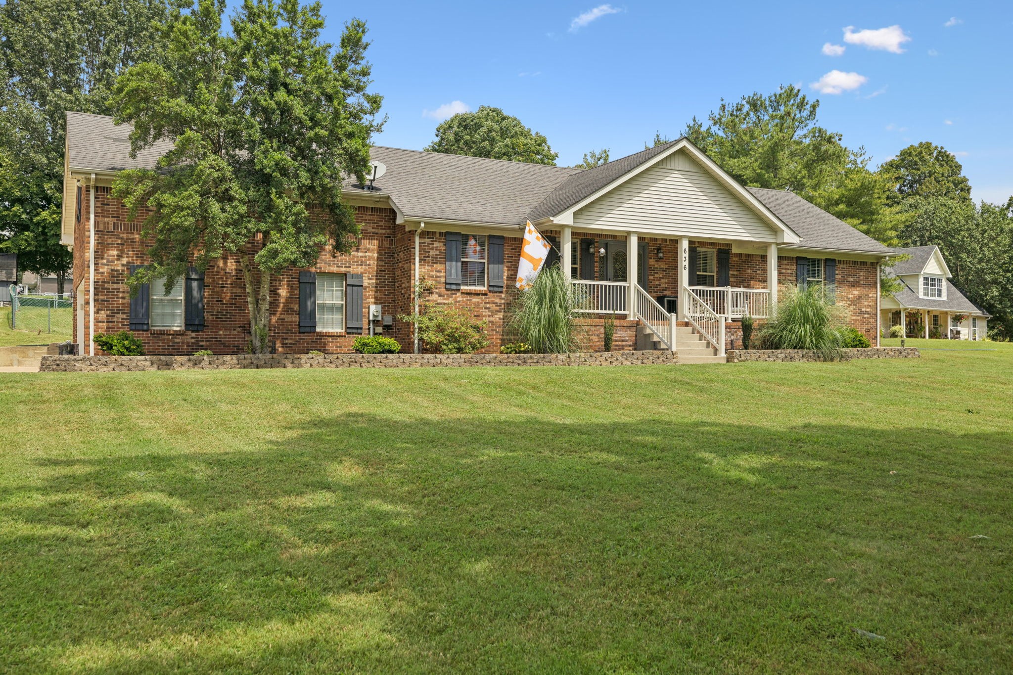 636 Vaughans Gap Rd