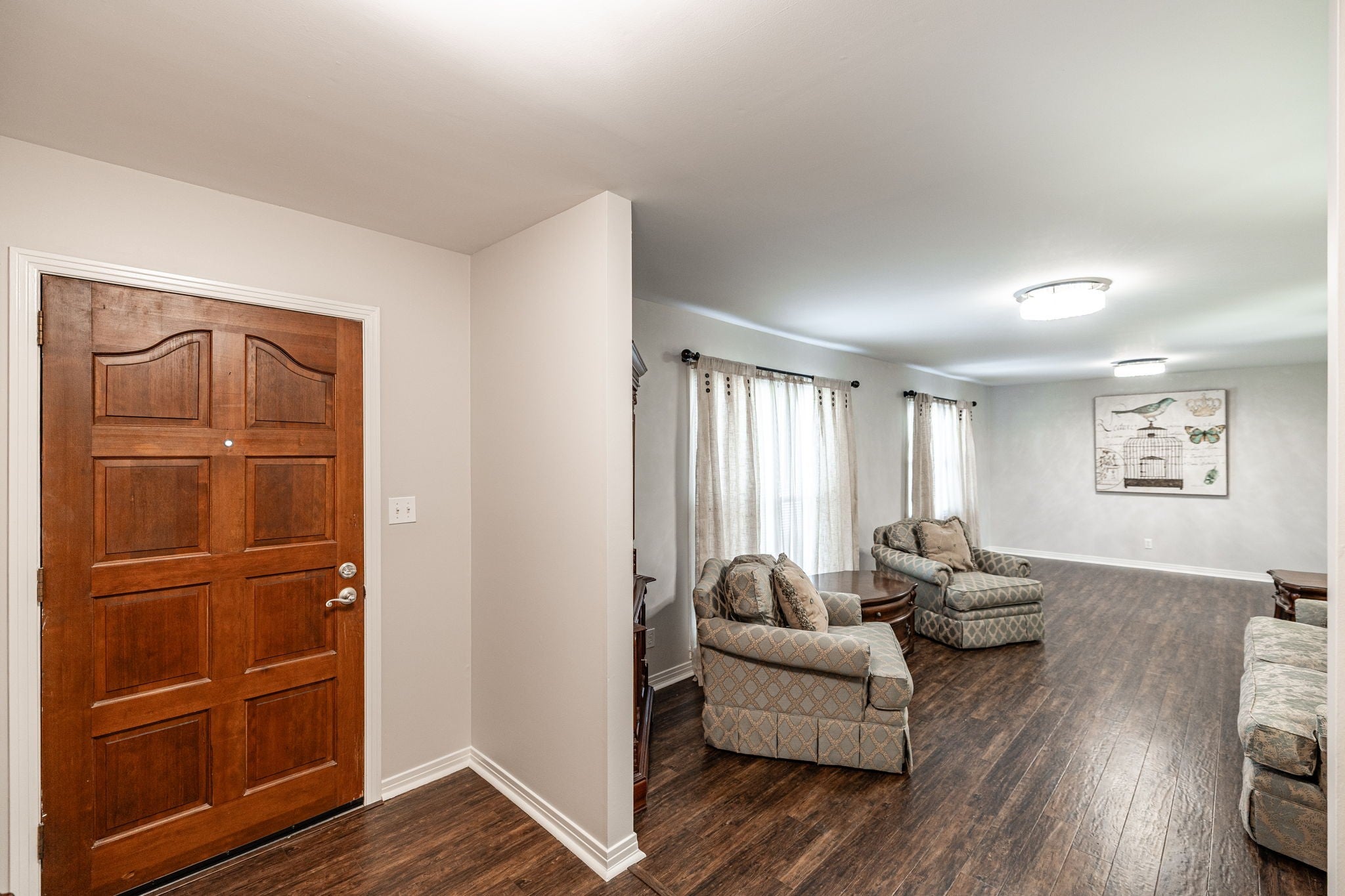 1661 Main St