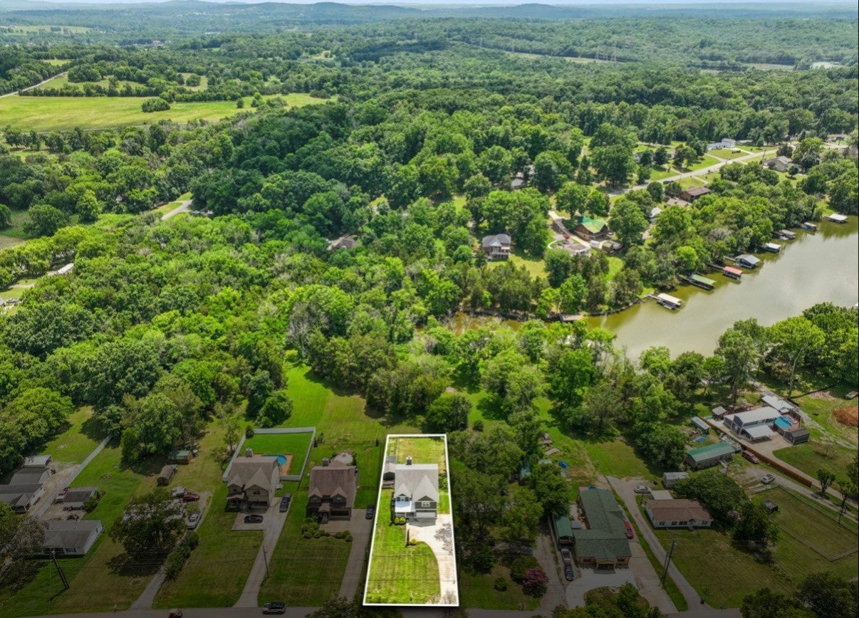 326 Twin Cove Dr