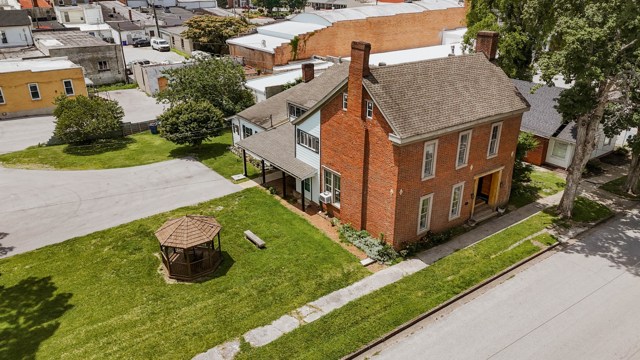 156 S Summer St