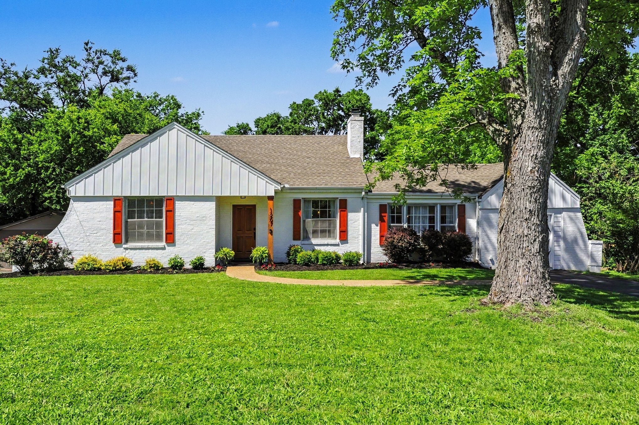 1207 Kenwood Dr