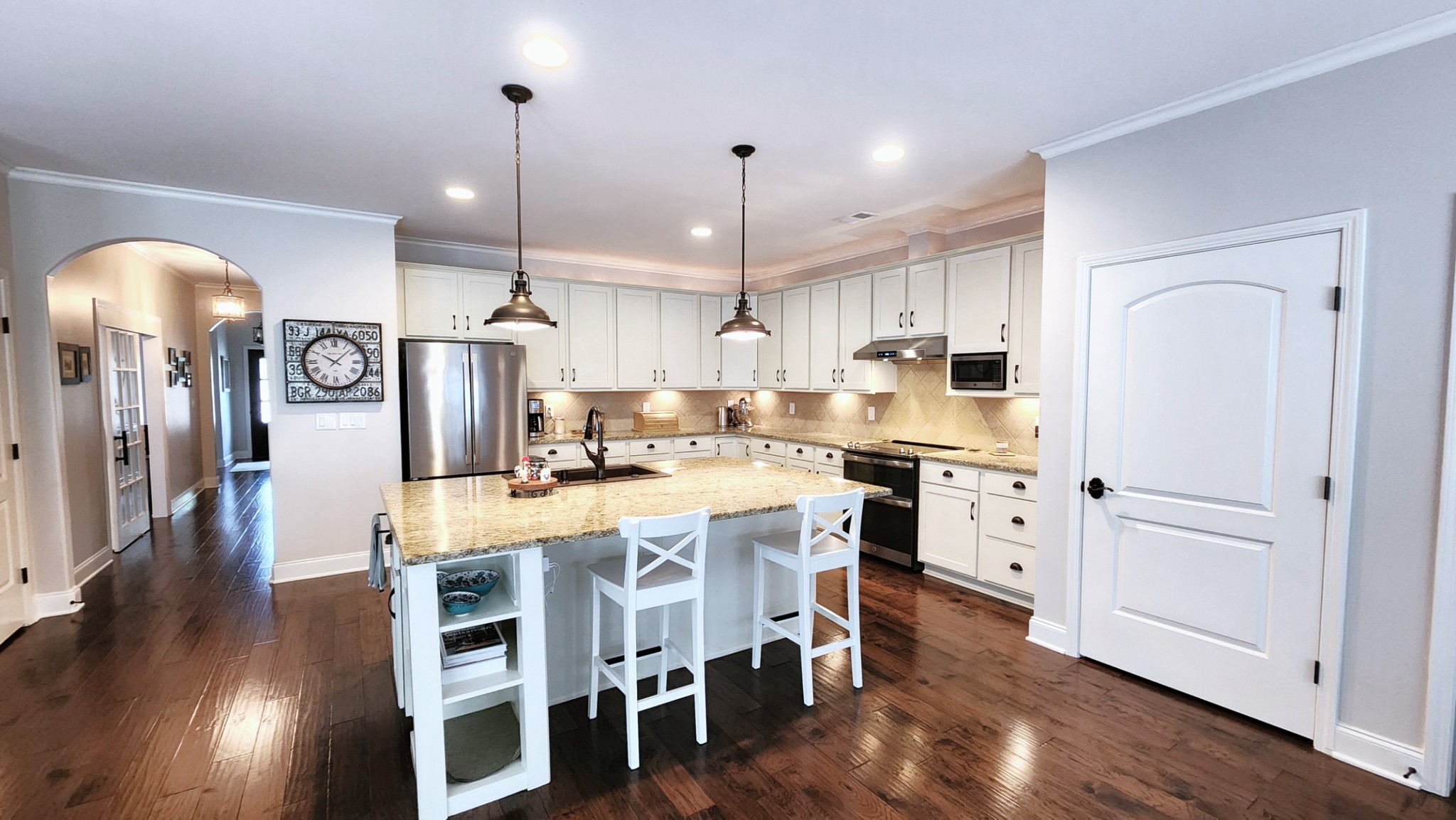 372 Irvine Ln