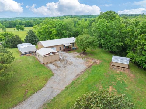 2899 Lower Lick Creek Rd Linden TN 37096