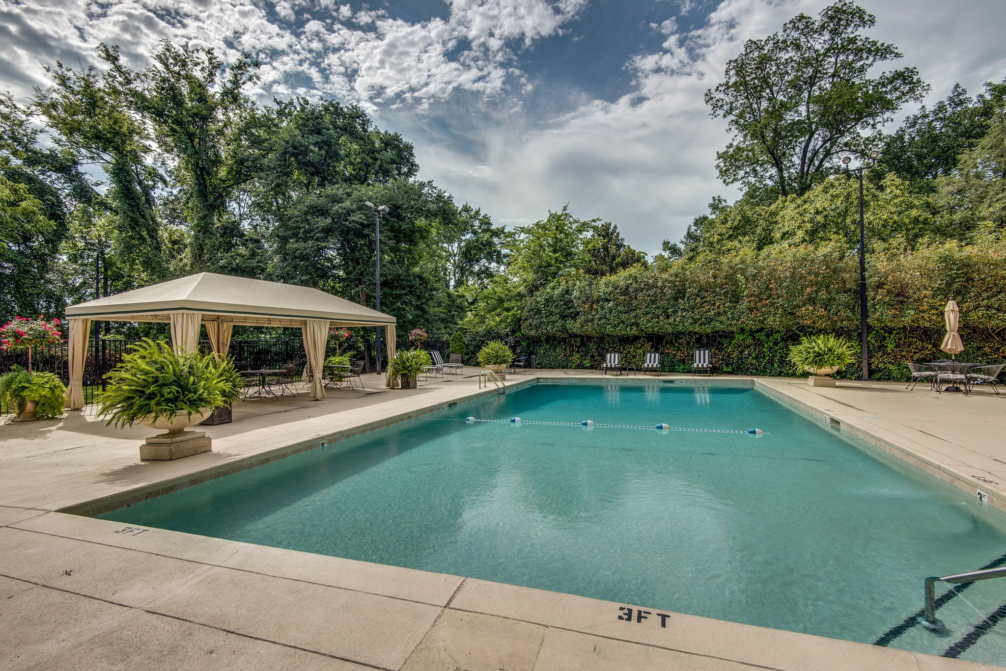 Nashville, Tennessee 37205, United States, 1 Bedroom Bedrooms, ,1 BathroomBathrooms,Residential,Active,181672