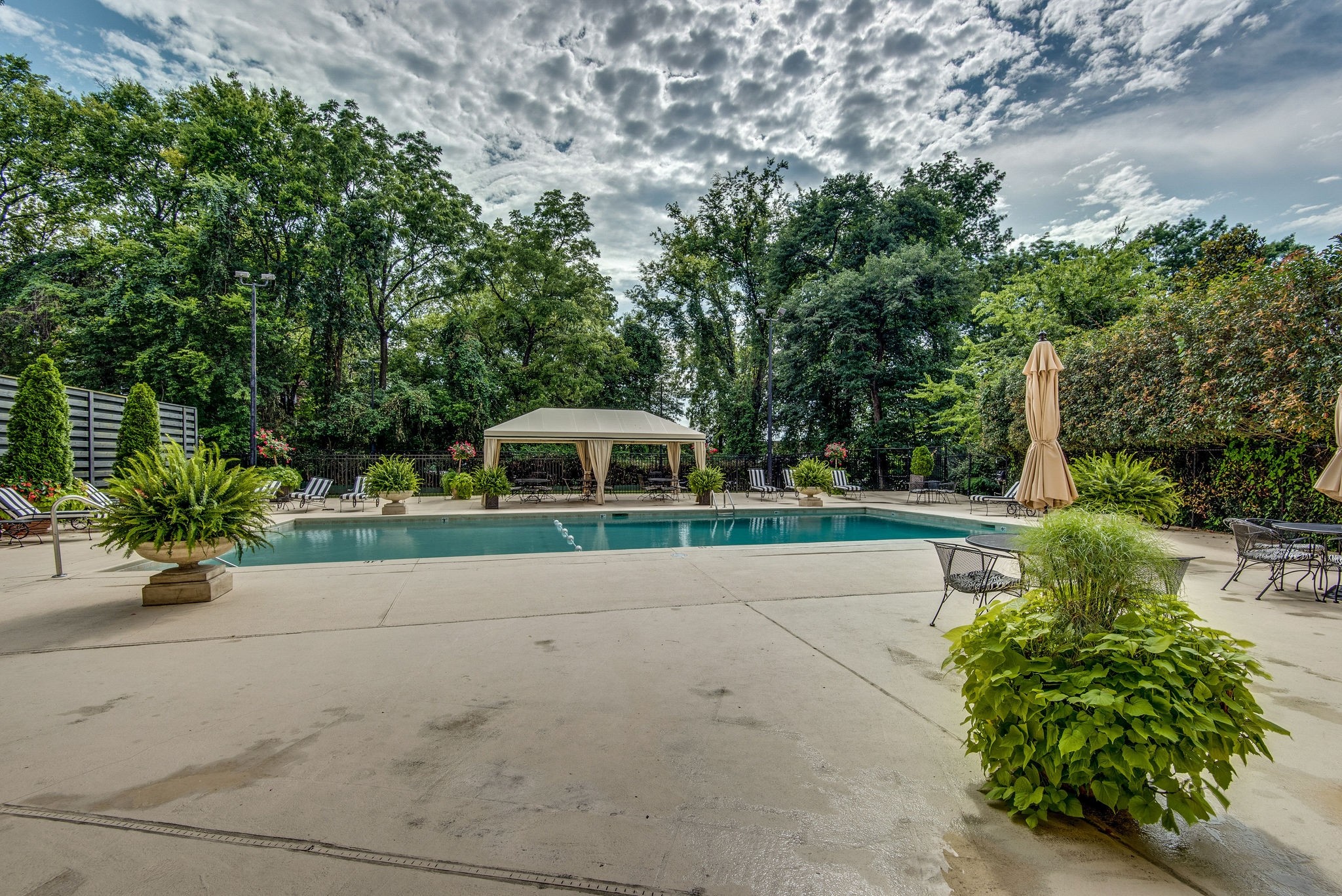 Nashville, Tennessee 37205, United States, 1 Bedroom Bedrooms, ,1 BathroomBathrooms,Residential,Active,181672