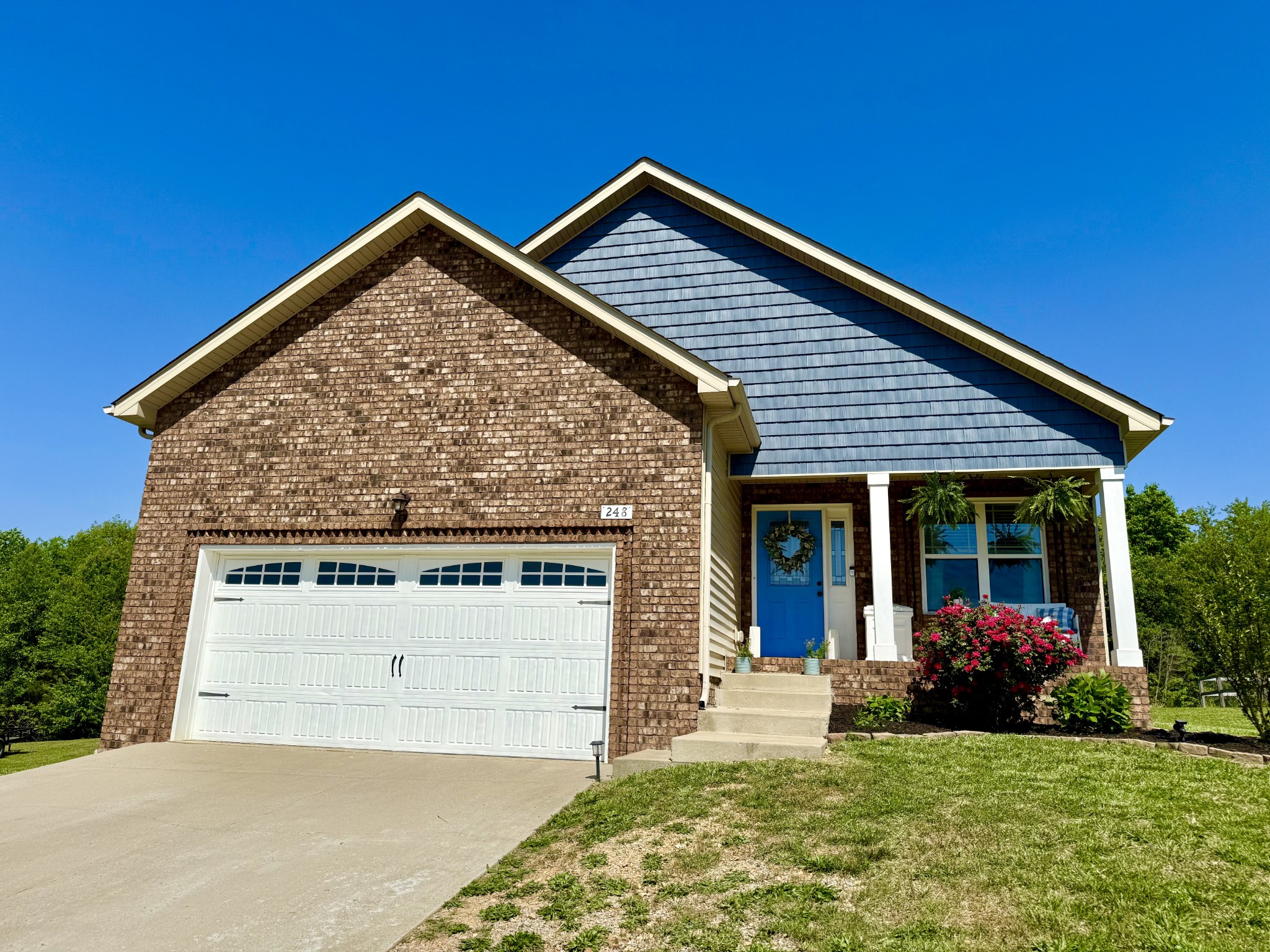 248 Hillview Way