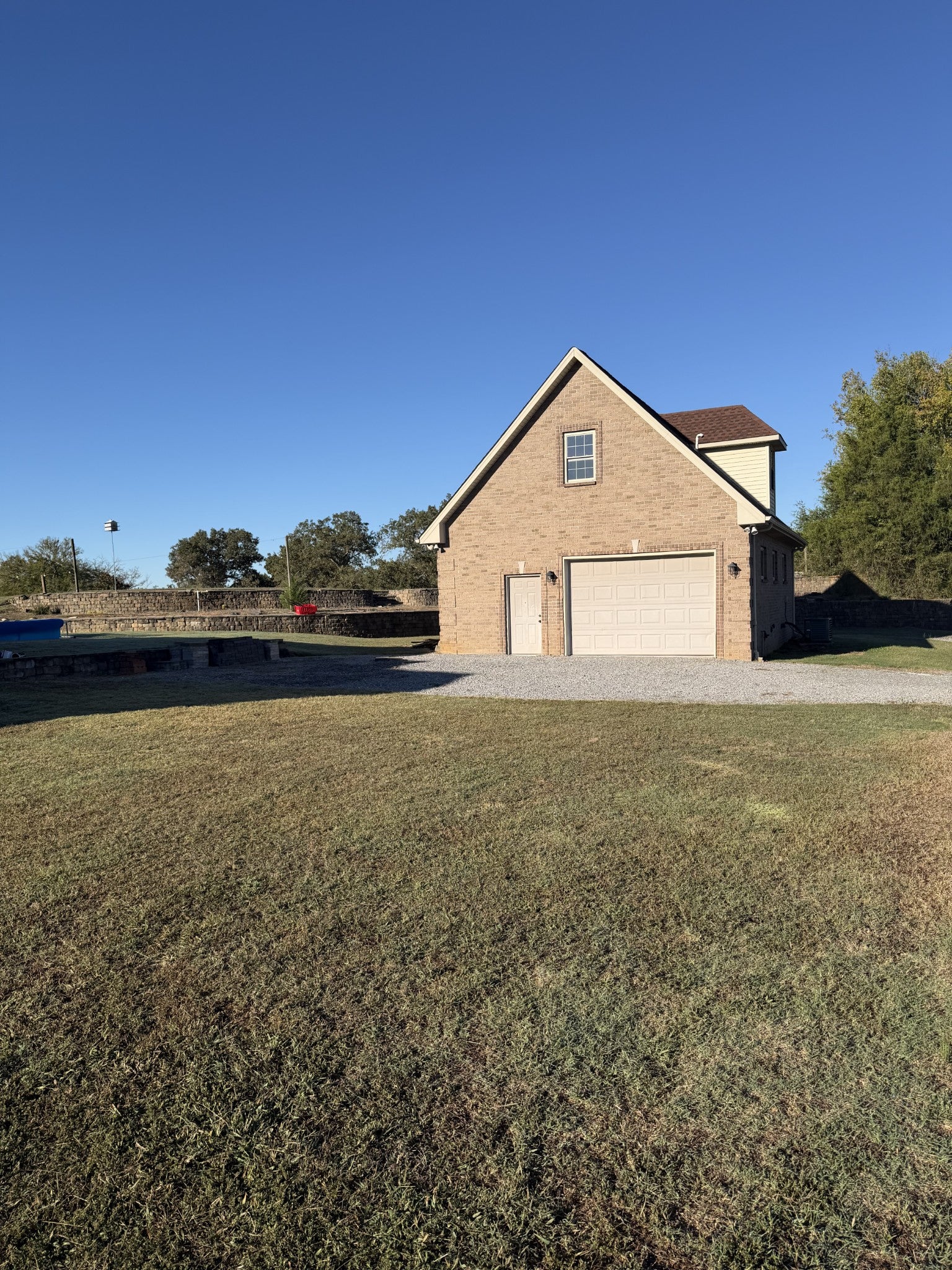 52 Creighton Ln