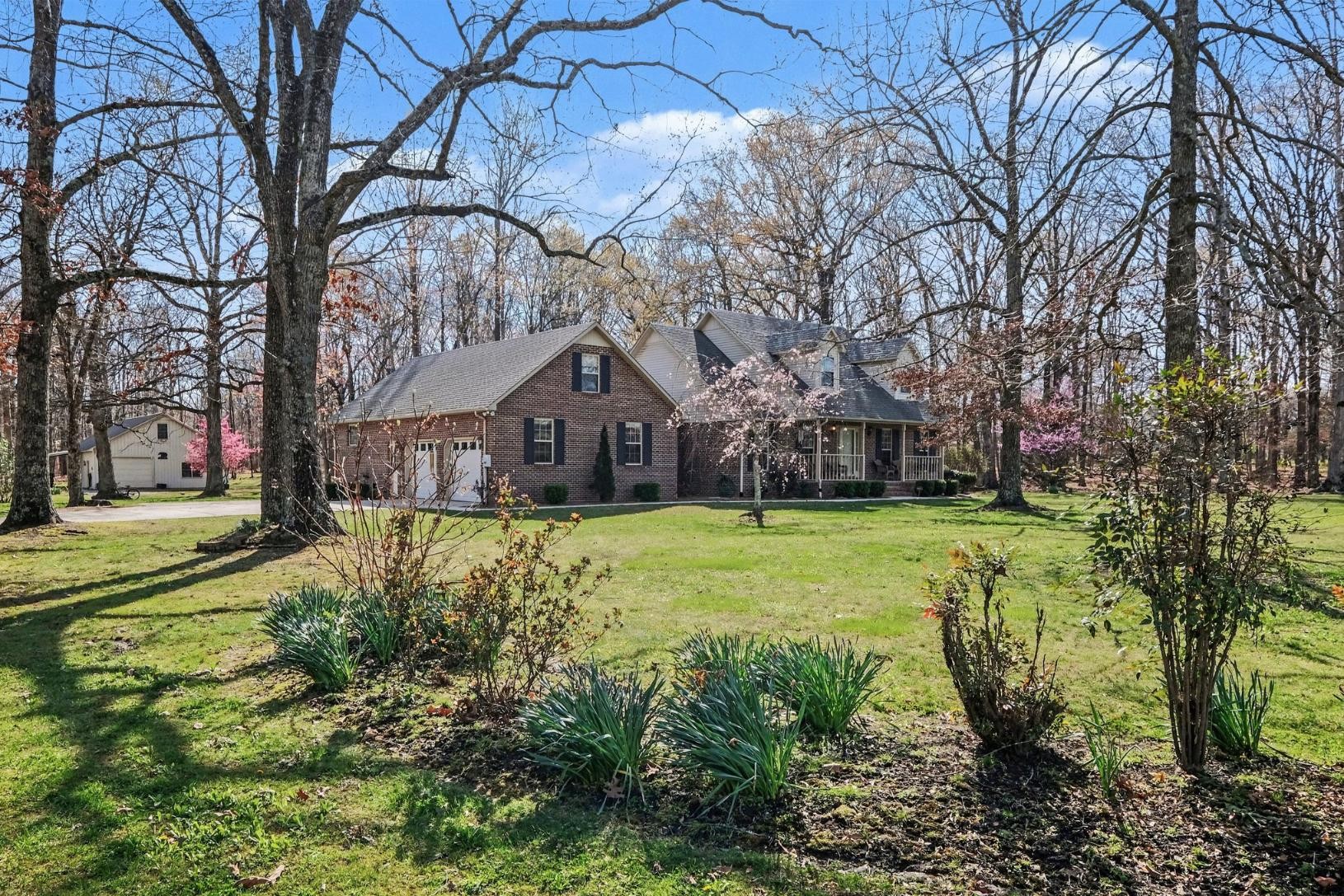 875 Sixteenth Model Rd