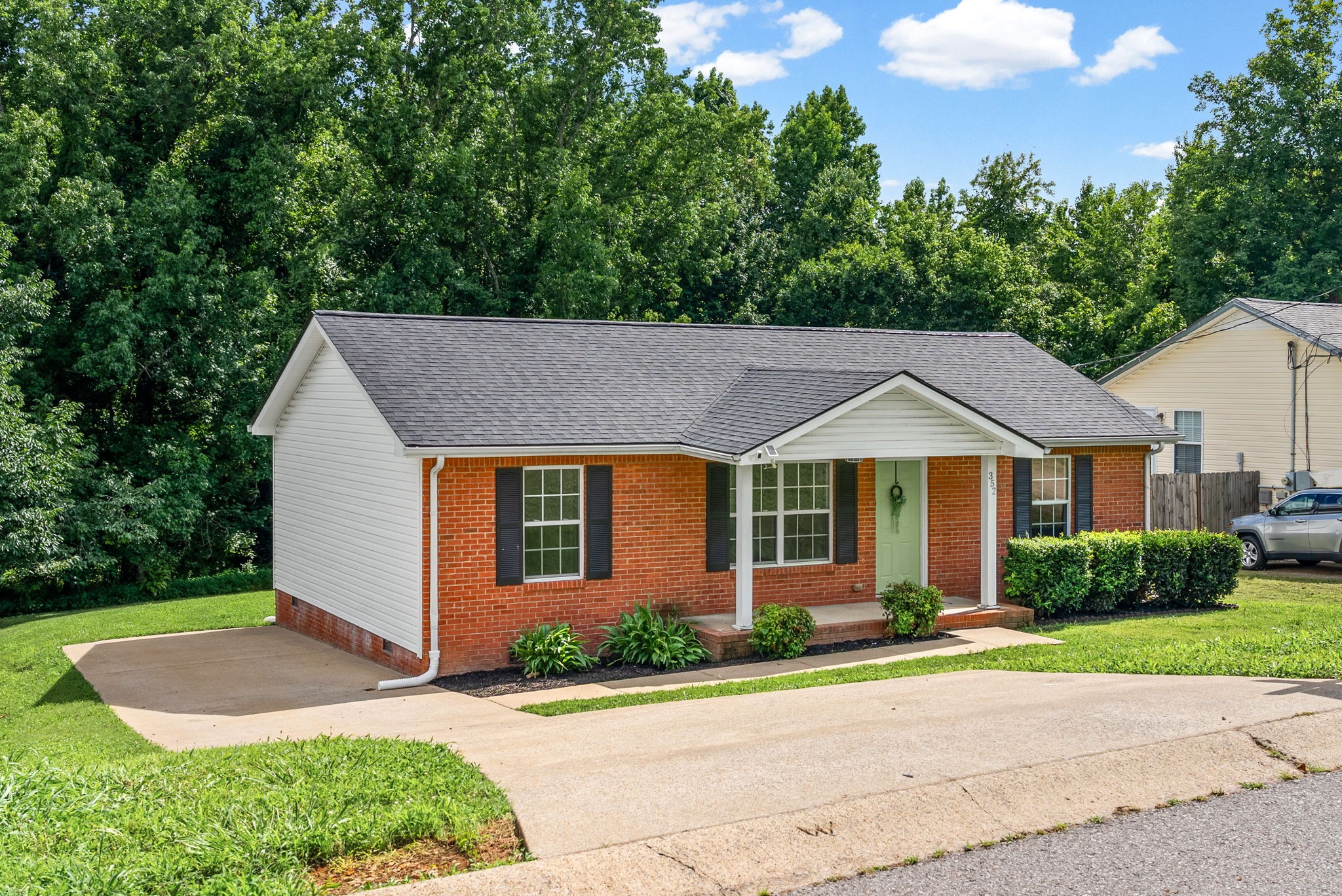 352 Donna Dr