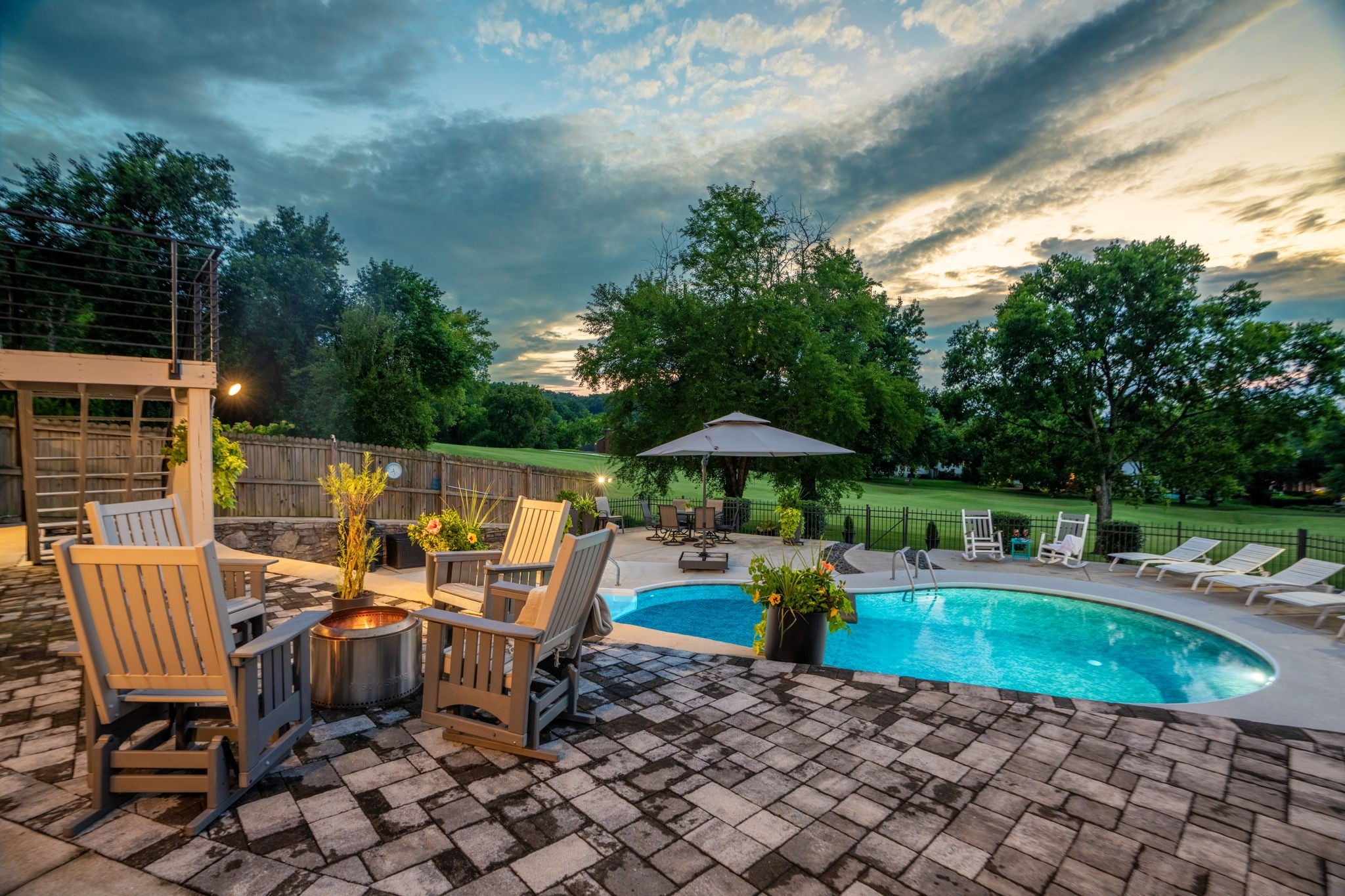 516 Stratford Ct