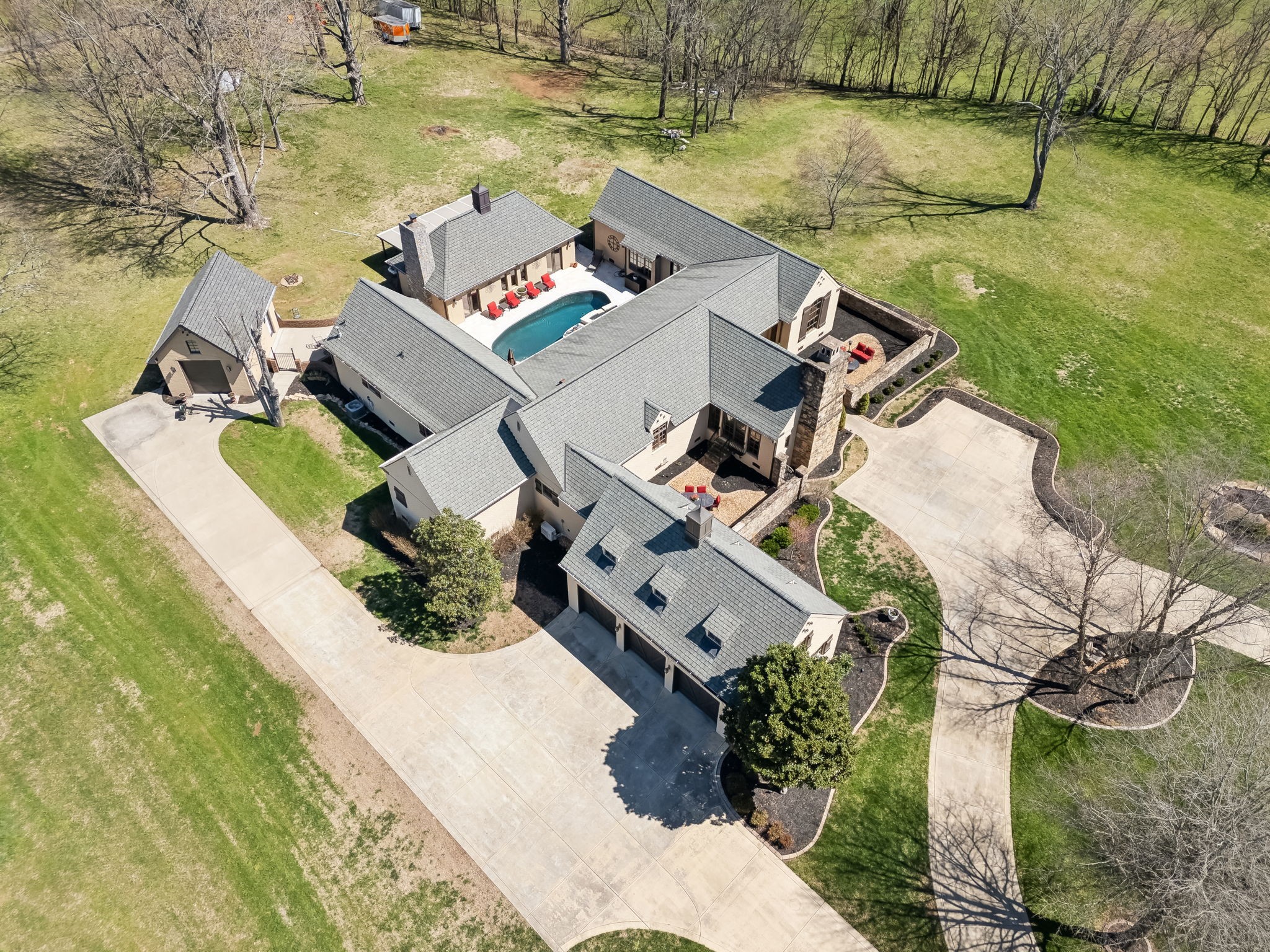 7504 Redtail Hawk Ct