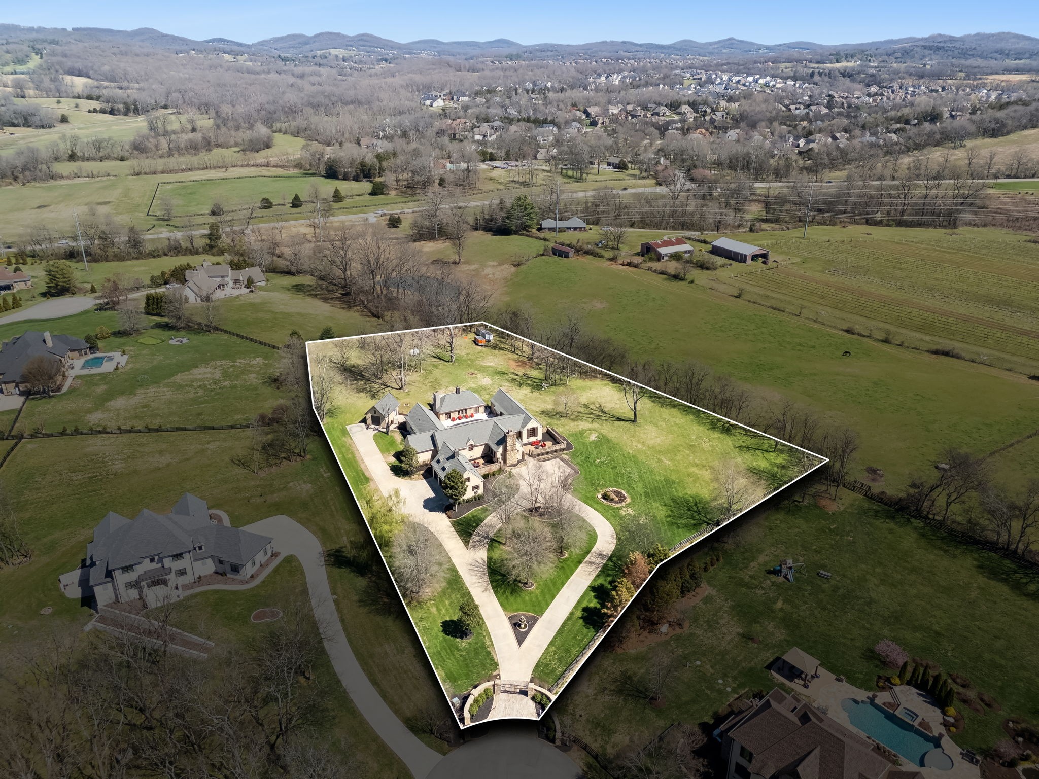 7504 Redtail Hawk Ct