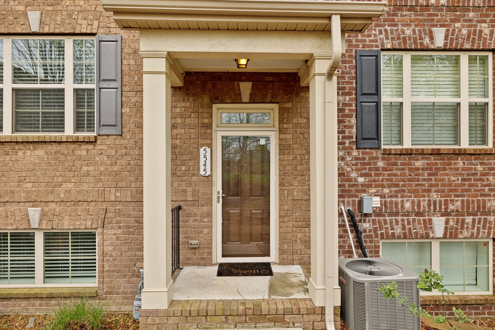 5545 Prada Dr