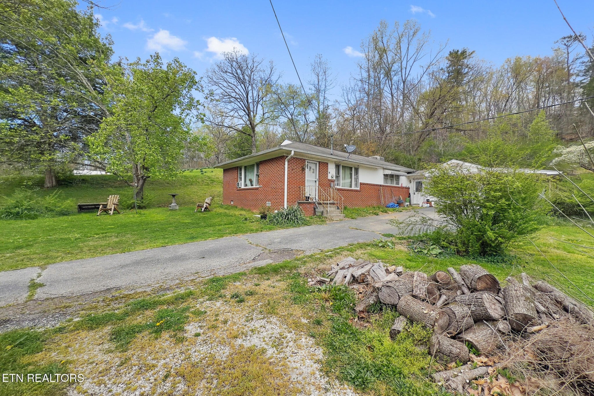 1447 Webster Rd