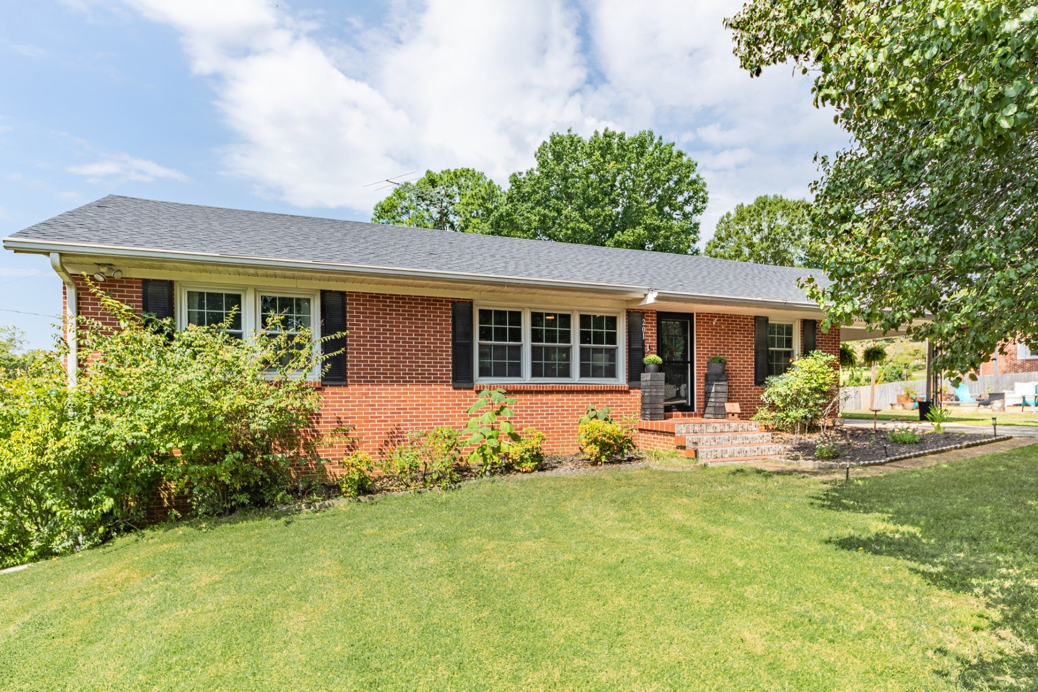 201 N Hardin Dr