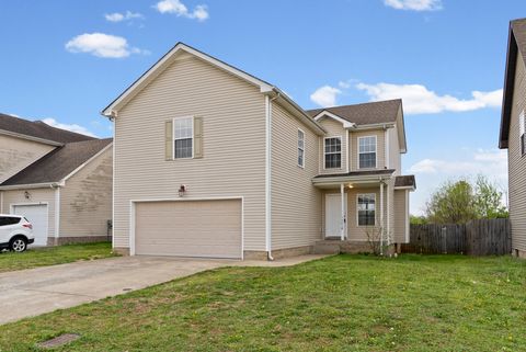 Photo of 3418 Foxrun Ln, Clarksville, TN 37042 (MLS # 3165158)