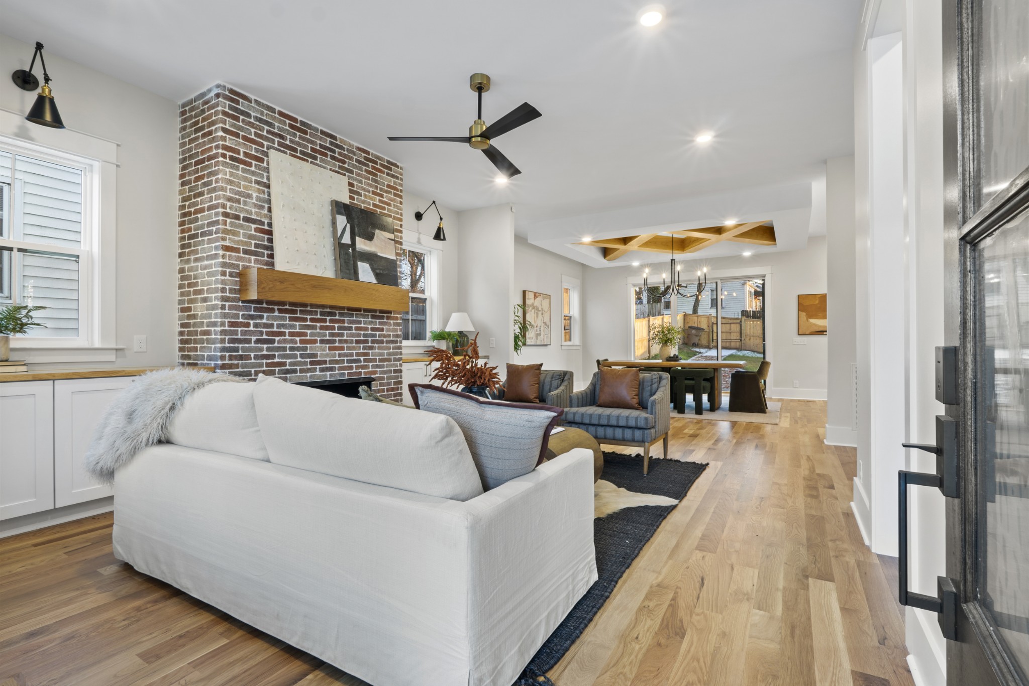914 Douglas Ave