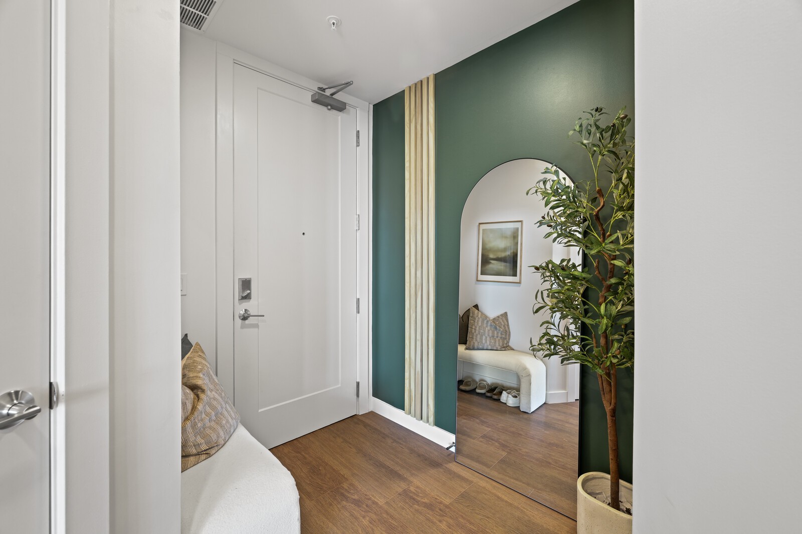 1212 Demonbreun St 1802