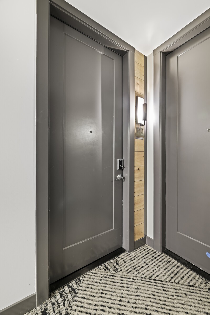 1212 Demonbreun St 1802