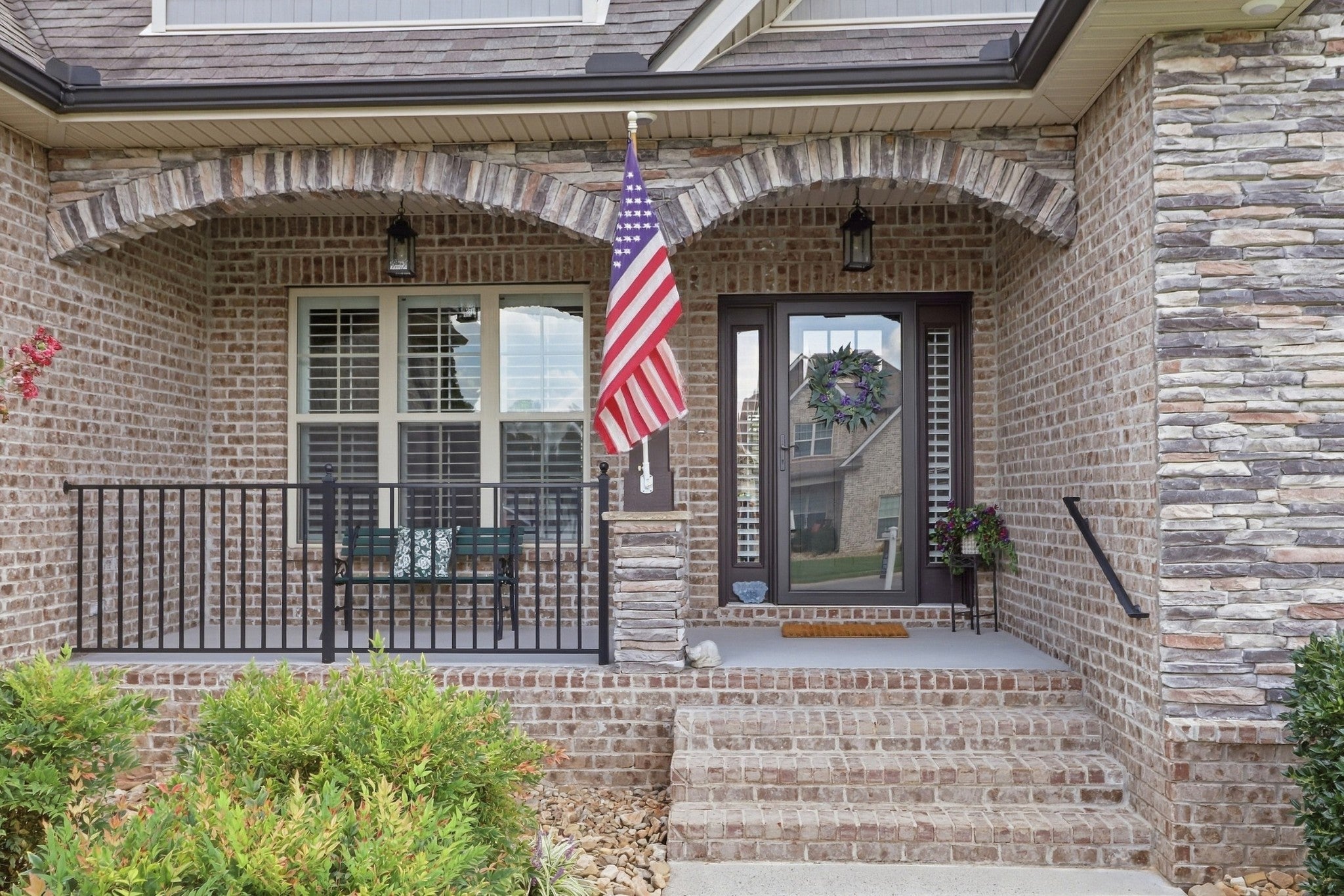 2328 Lionheart Dr