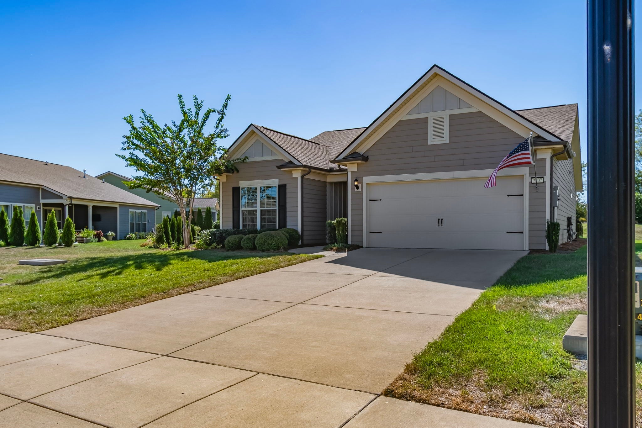 2207 Henderson Dr