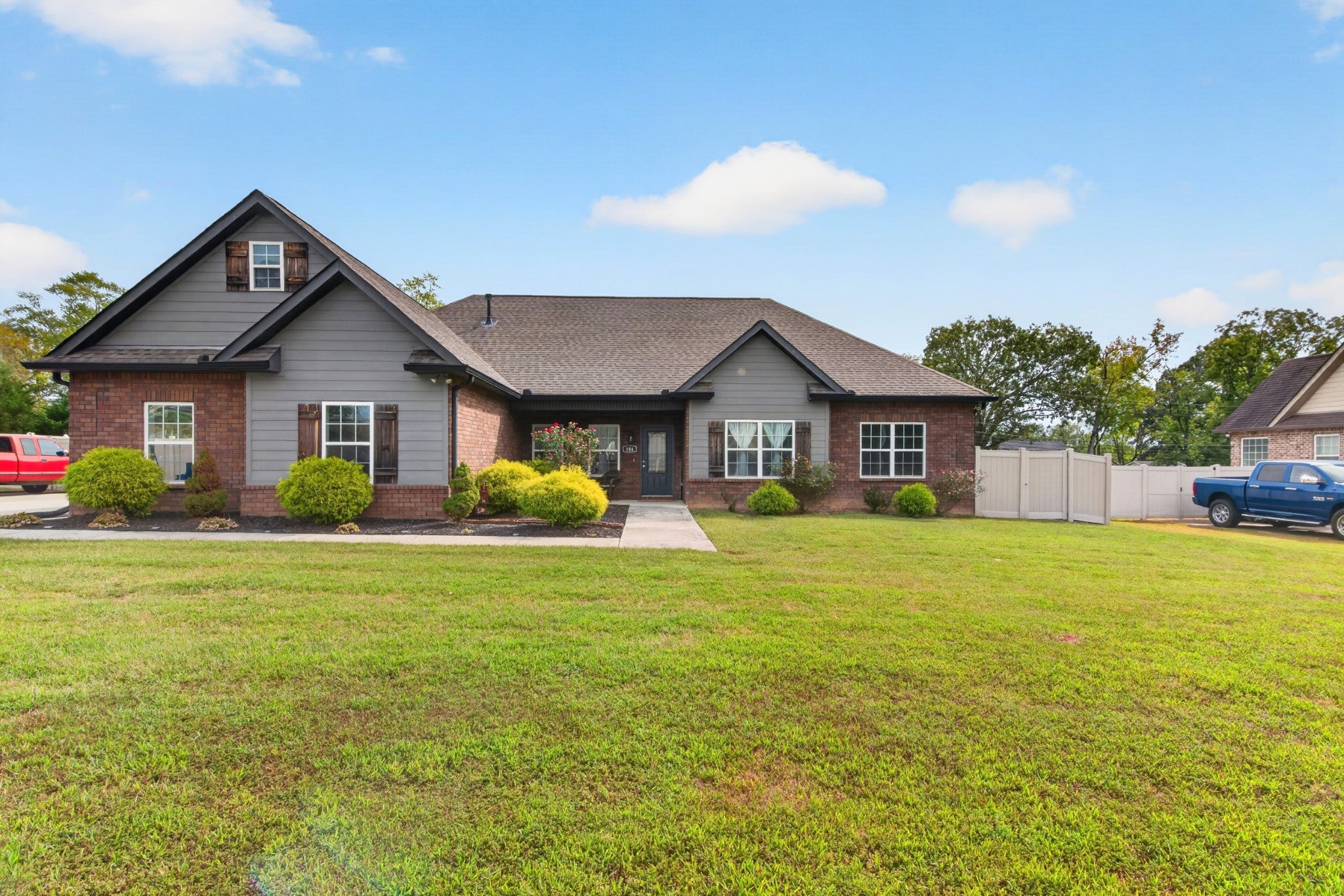 104 Creekstone Dr