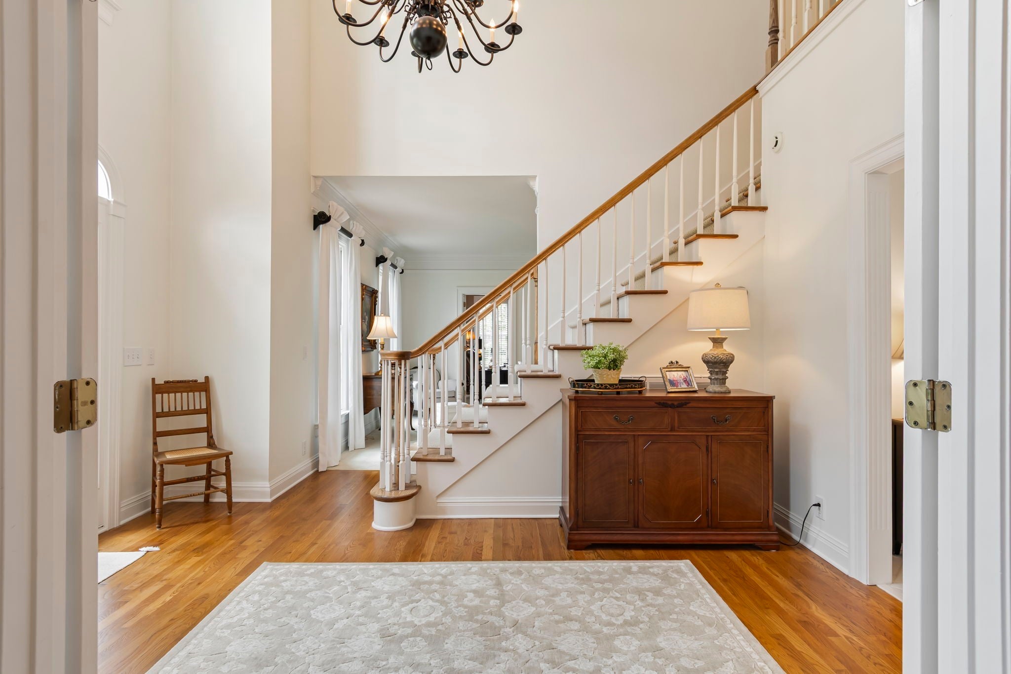 1012 Saint Georges Way