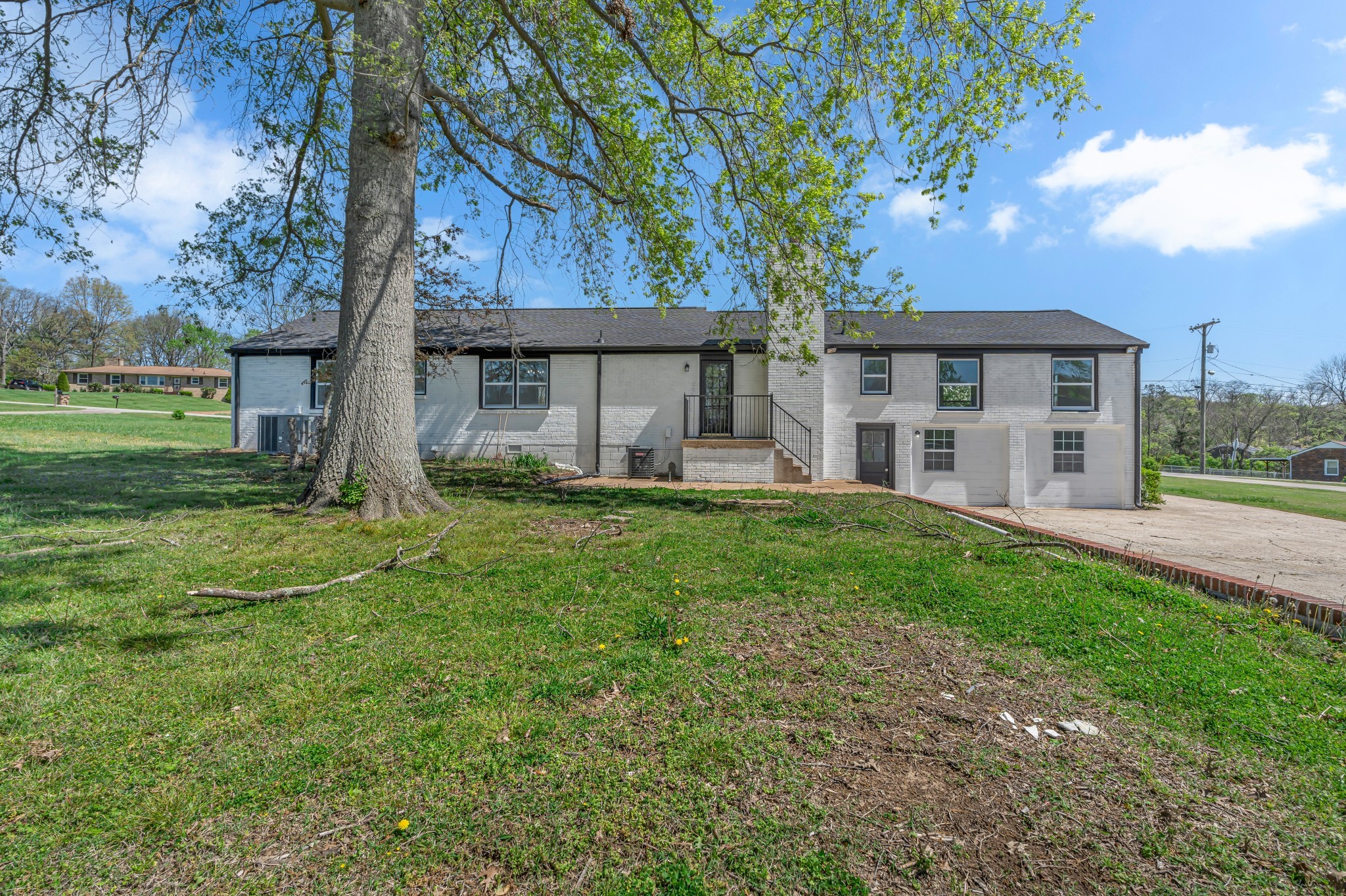 403 Kemper Dr N