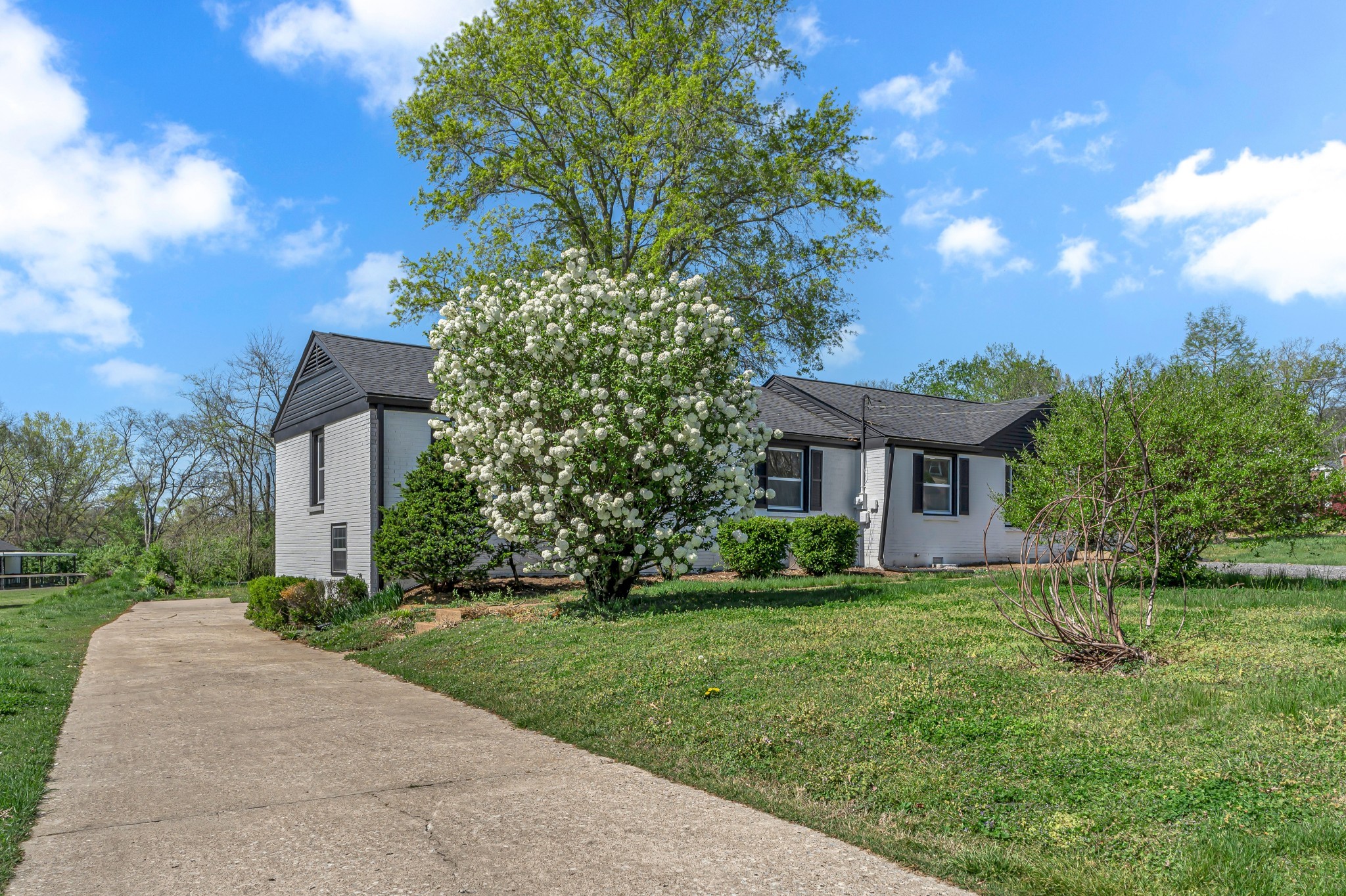 403 Kemper Dr N