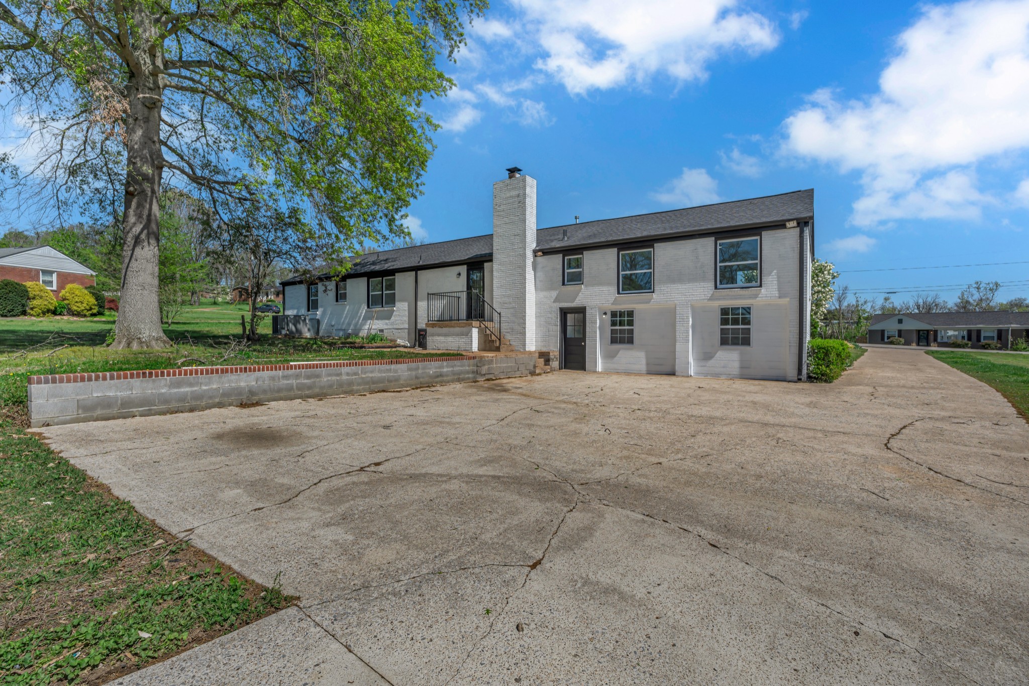 403 Kemper Dr N