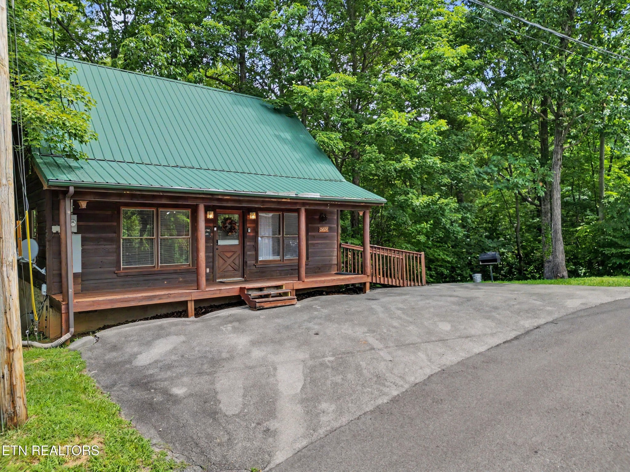 2434 N School House Gap Rd